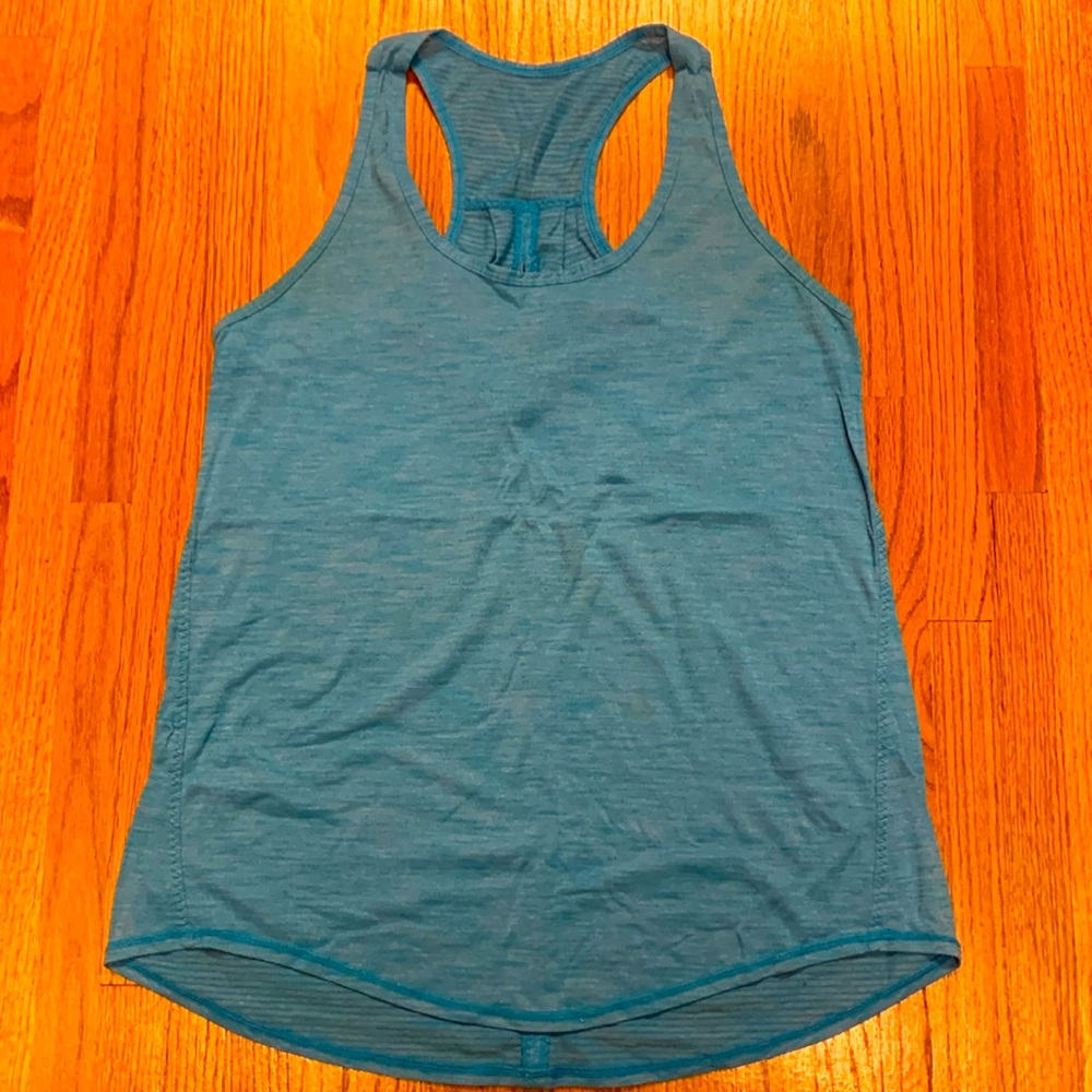 Lululemon work out tank in teal blue size 6